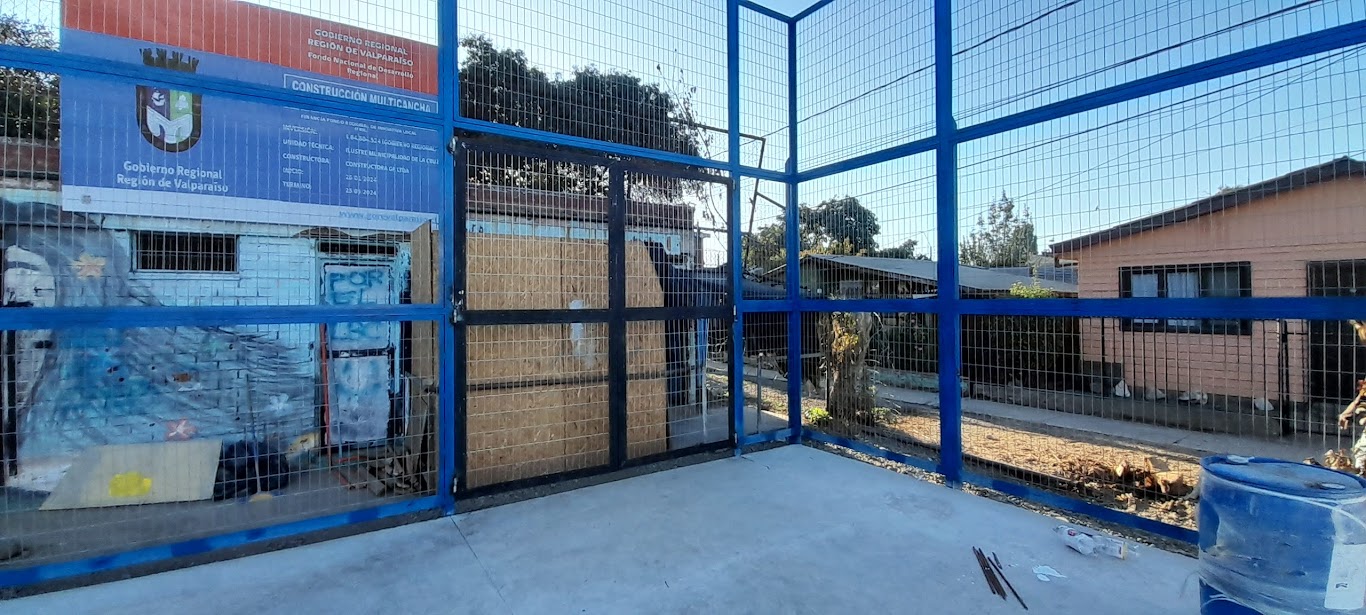 Cancha multicancha con cerco metálico Valparaíso